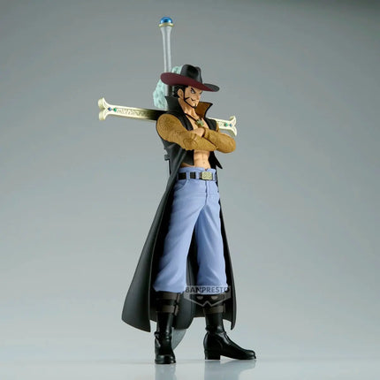 Dracule Mihawk Grandline Series Anime Figure – 17cm One Piece Collectible - OrbiTopia